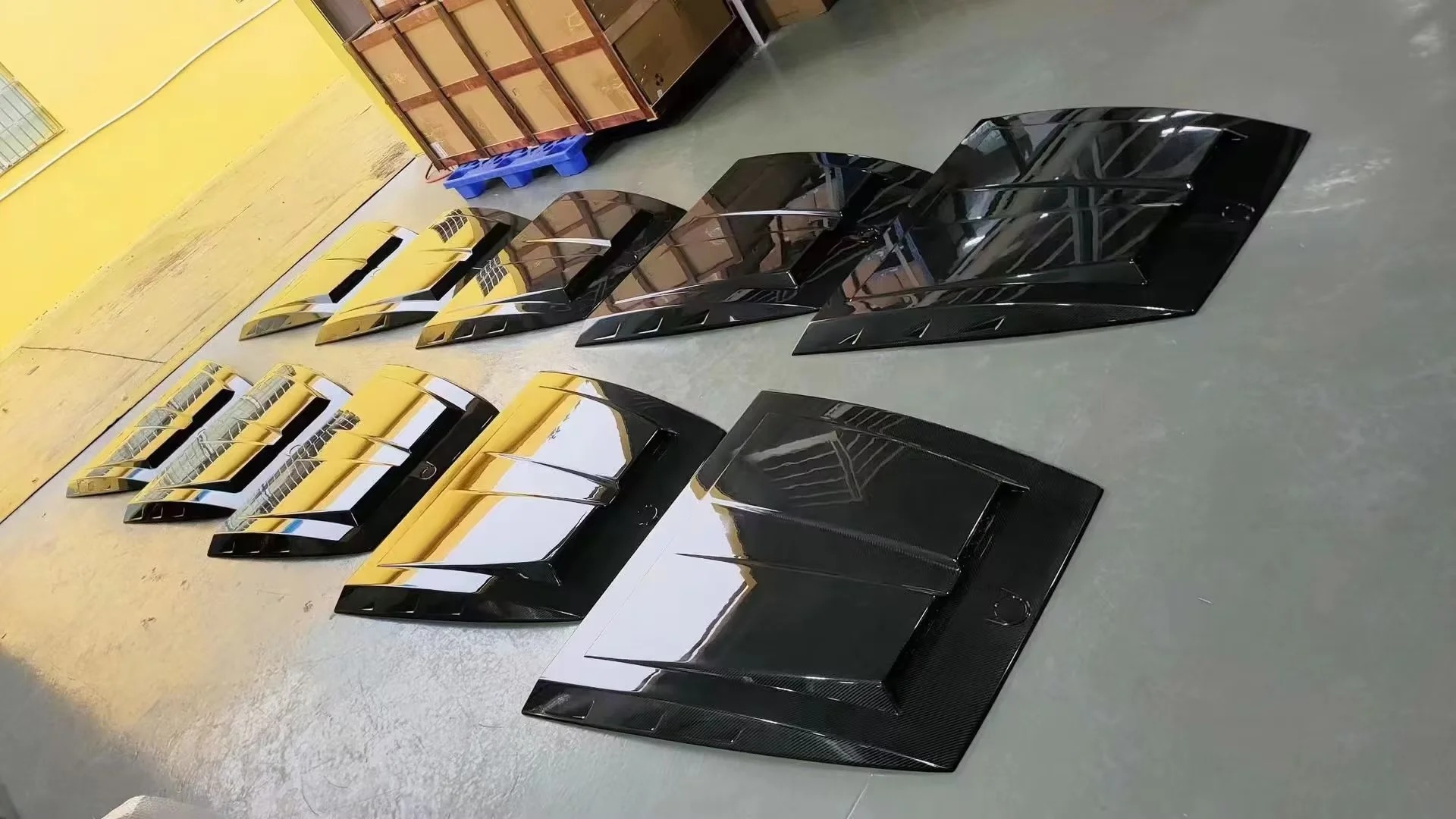 OEM Custom Black Carbon Fiber Engine Hood for Sport Cars-Matte Surface High Strength High Temp Resistance Vented Racing Style